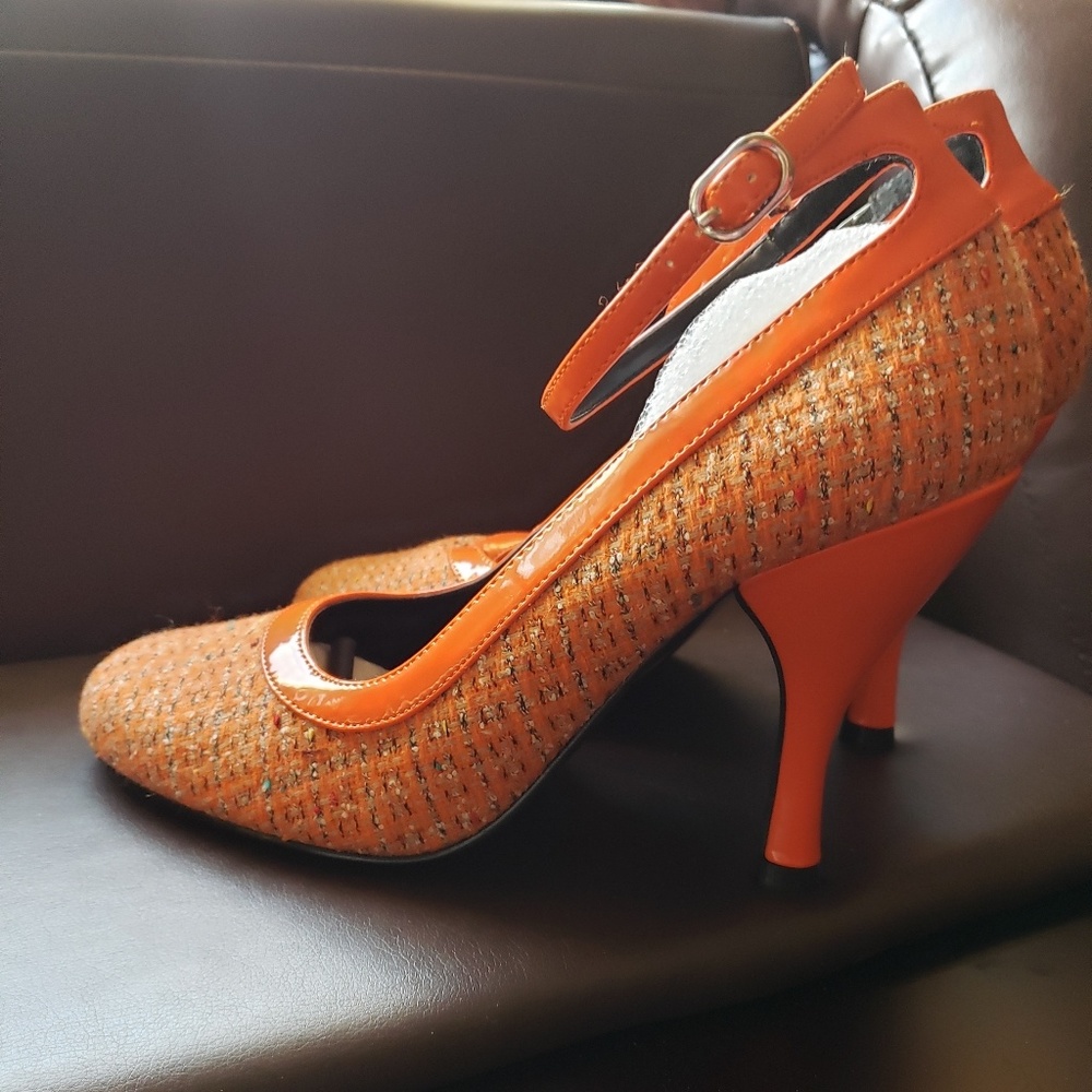 NIB Chinese Laundry heels